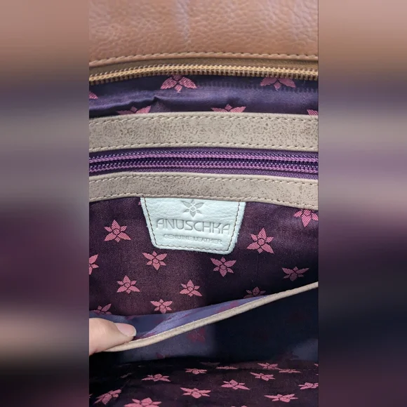 Anuschka Unique Hand Painted Foxes and Flowers Large Leather Zip Toe Tote Bag - Picture 12 of 12